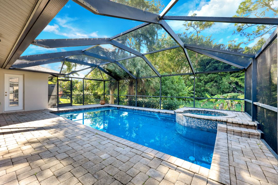 244 Channing Ct, Naples, FL 34110