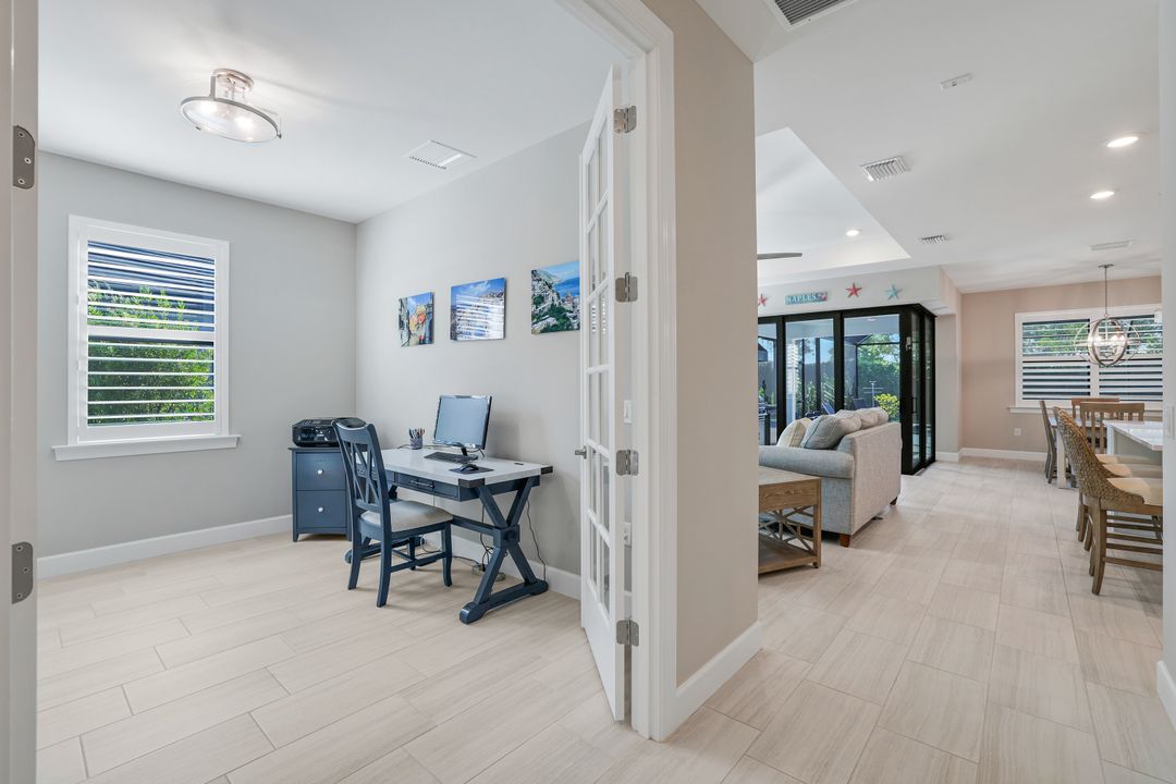 1944 Yellowfin Cir, Naples, FL 34114