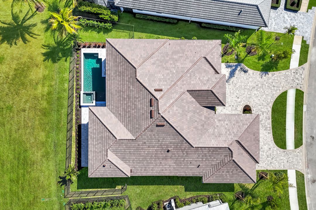 14282 Charthouse Cir, Naples, FL 34114