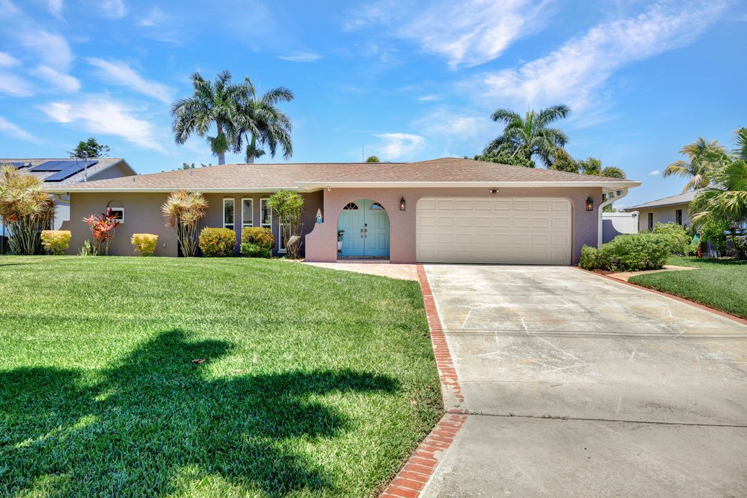 703 SE 33rd Terrace, Cape Coral, FL 33904