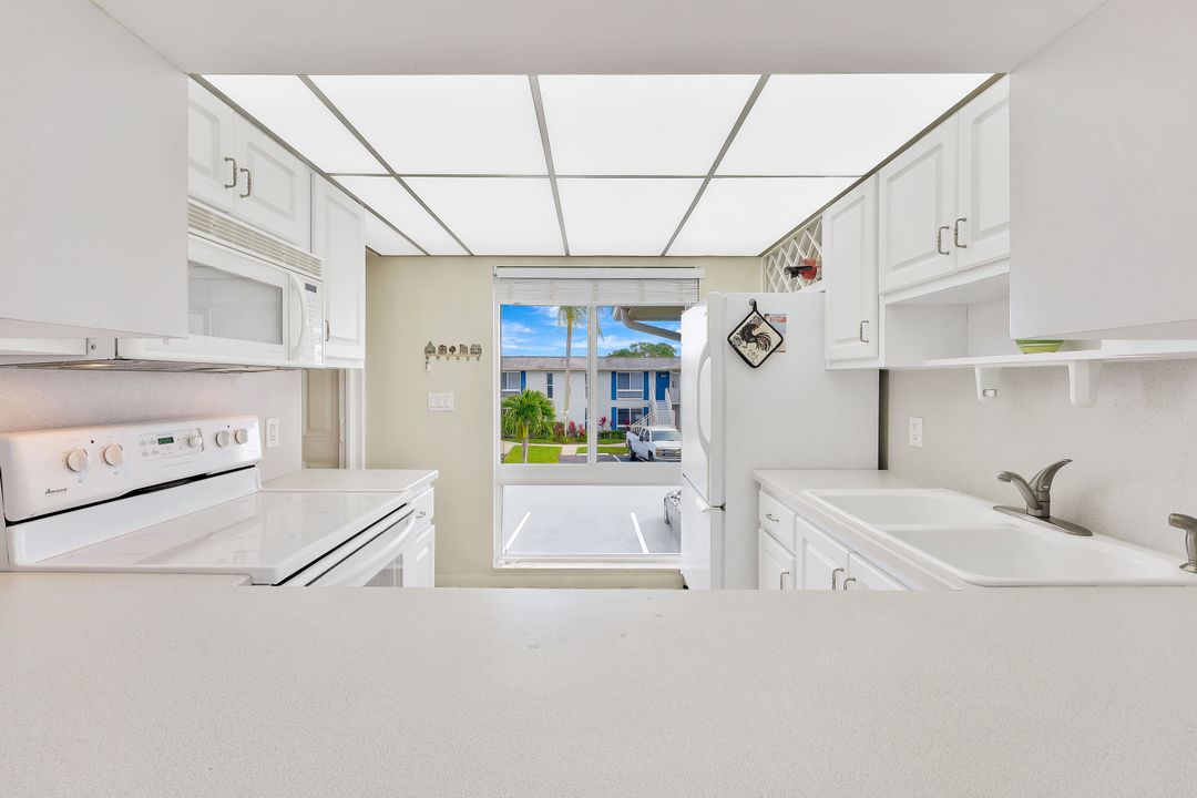 141 Lollypop Ln #4, Naples, FL 34112