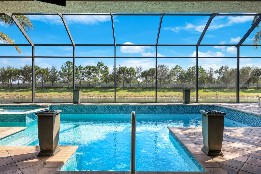 4394 Caldera Cir, Naples, FL 34119