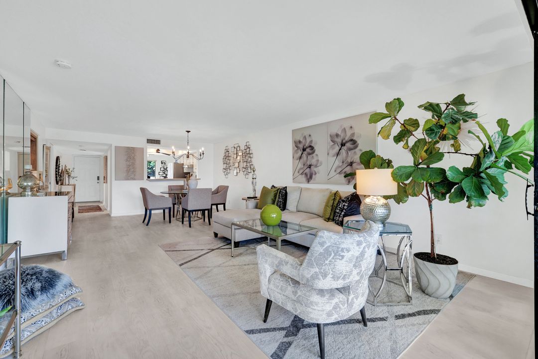 800 Misty Pines Cir #H205, Naples, FL 34105