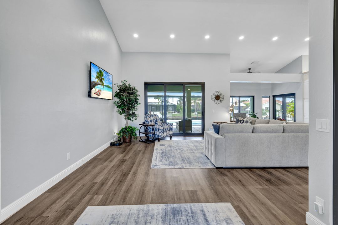 5346 SW 10th Ave, Cape Coral, FL 33914