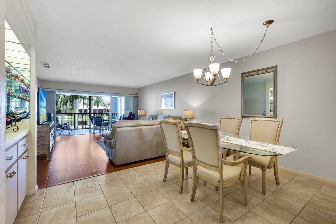 960 Palm View Dr #209, Naples, FL 34110