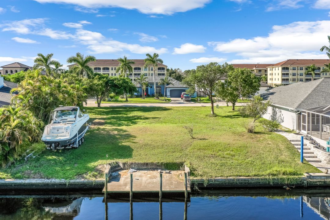 2055 Ottersrest Ln, Cape Coral, FL 33990