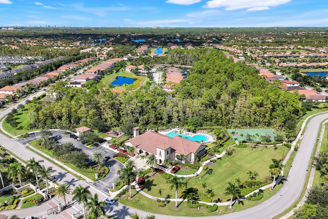 4244 Raffia Palm Cir, Naples, FL 34119