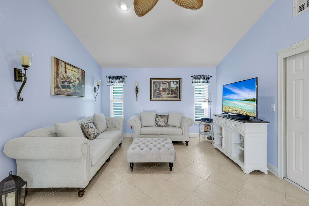 3320 SW 6th Ave, Cape Coral, FL 33914