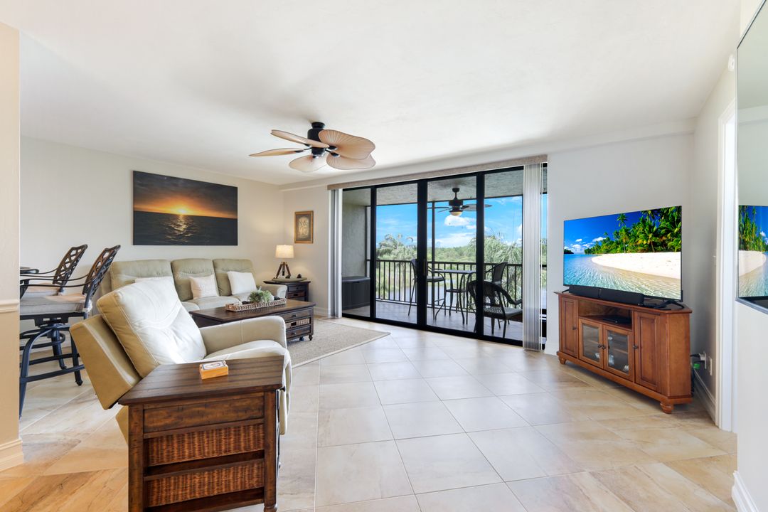 7119 Lakeridge View Court #302, Fort Myers, FL 33907