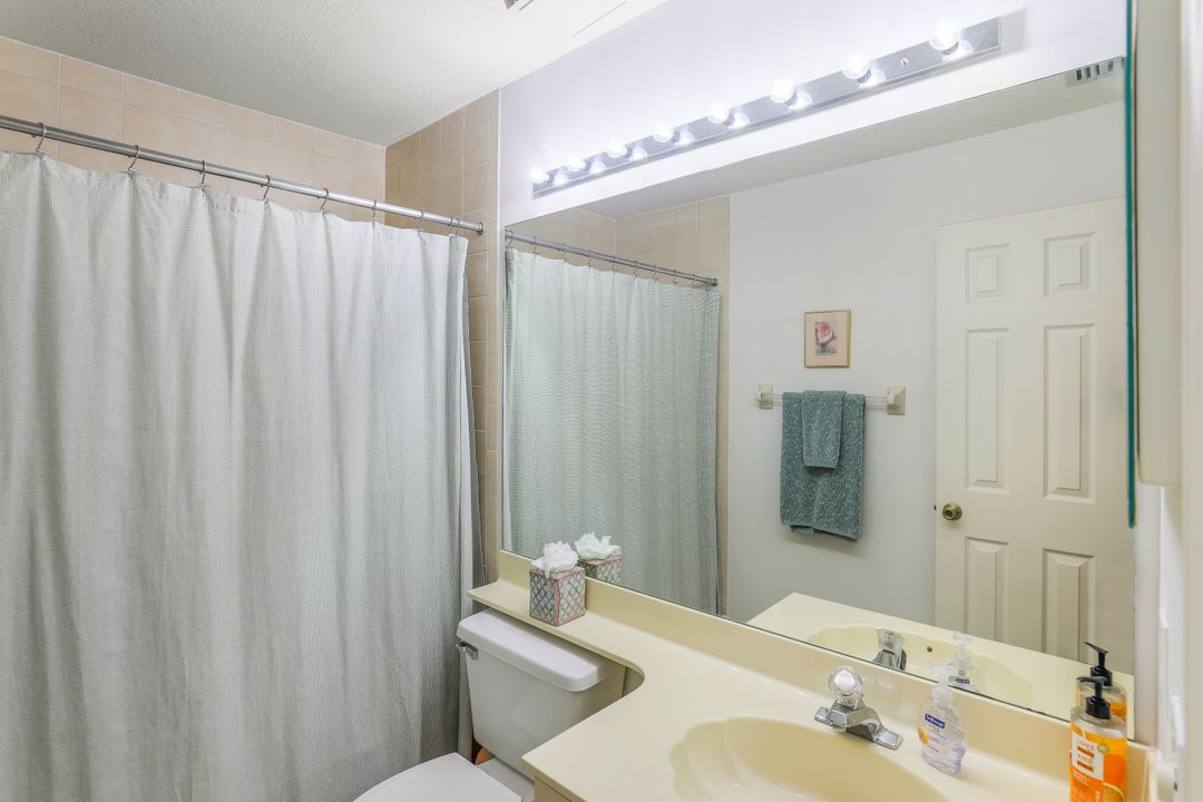 628 Woodshire Ln #G4, Naples, FL 34105