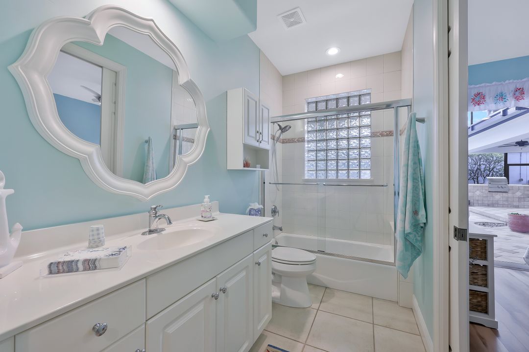 5058 Kensington High St, Naples, FL 34105