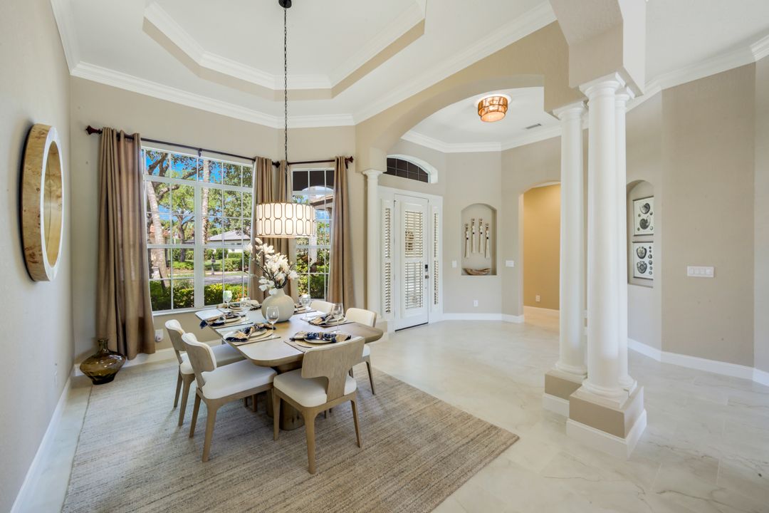 8810 Spinner Cove Ln, Naples, FL 34120