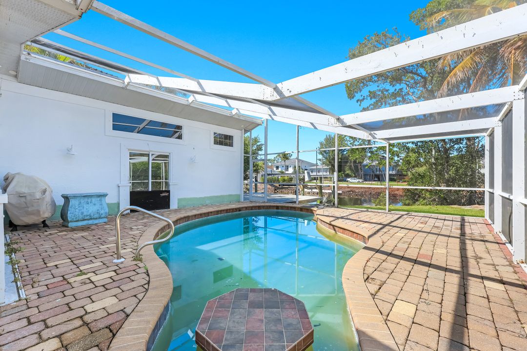 730 Glendale Ave, Naples, FL 34110