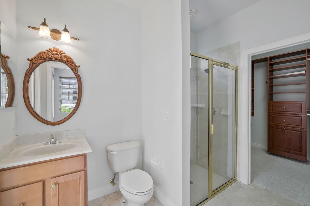 4923 Cerromar Dr, Naples, FL 34112