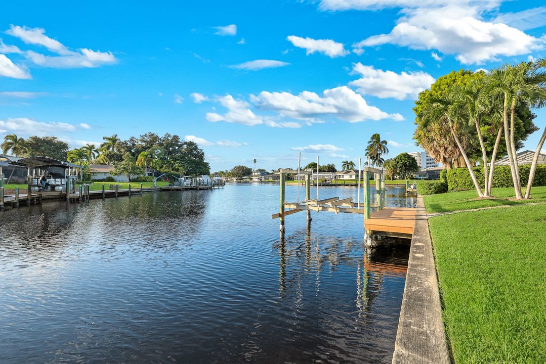 954 Bal Isle Dr, Fort Myers, FL 33919