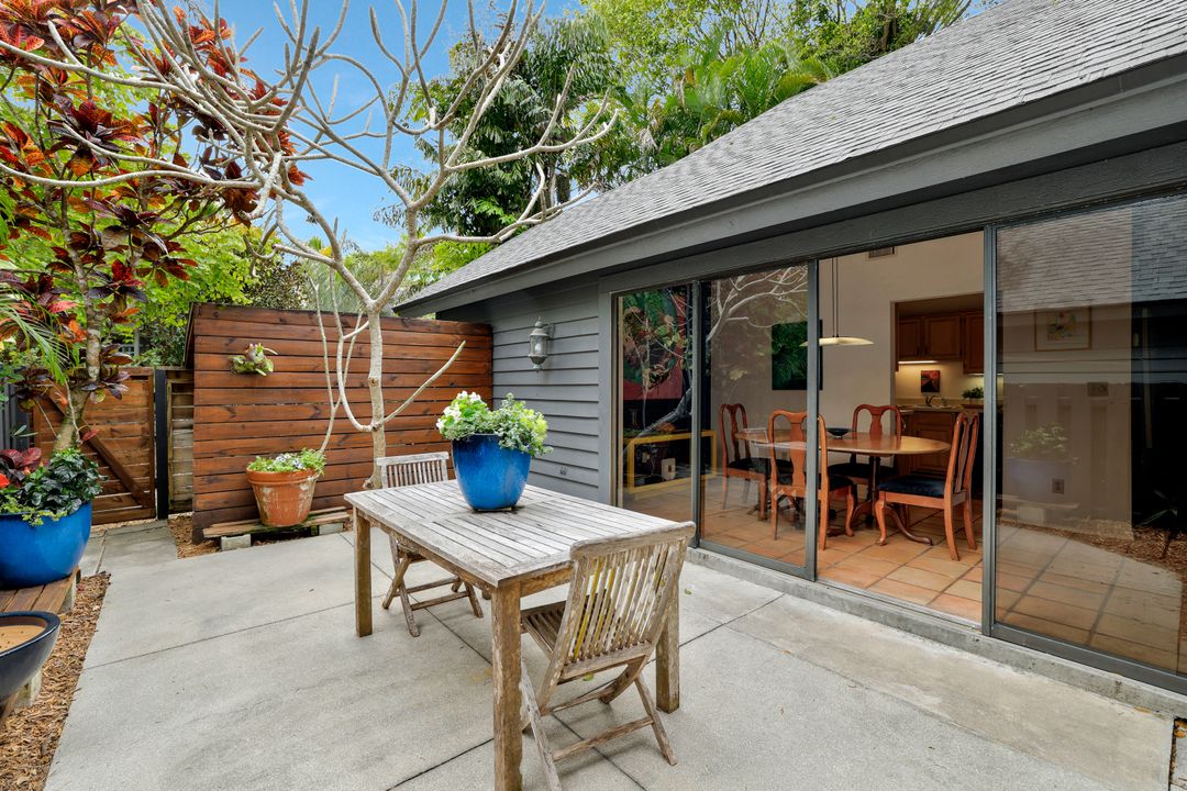 1329 Solana Rd, Naples, FL 34103