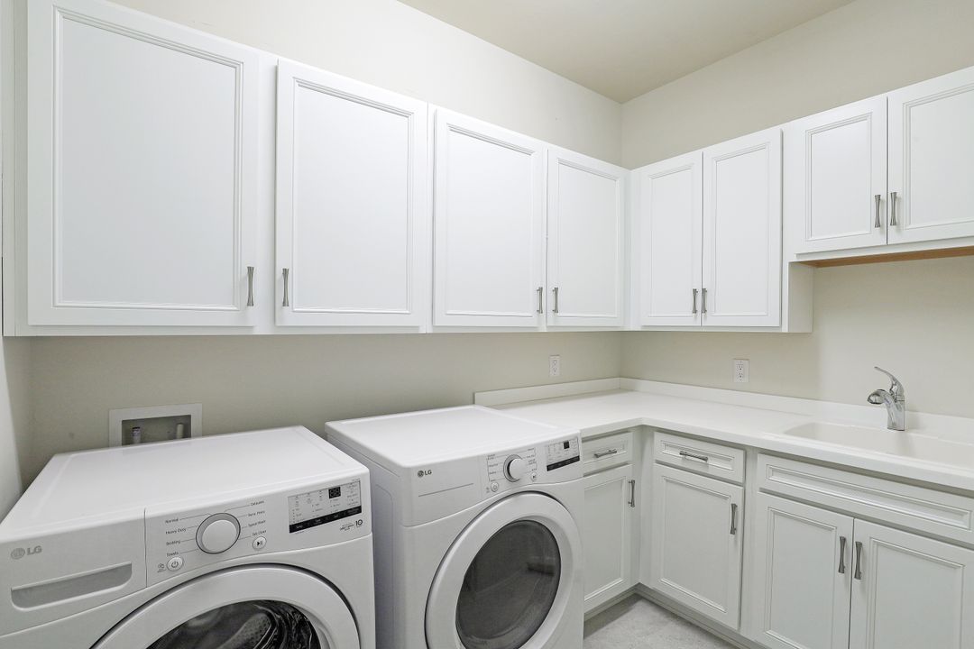 7266 Wilton Dr N, Naples, FL 34109