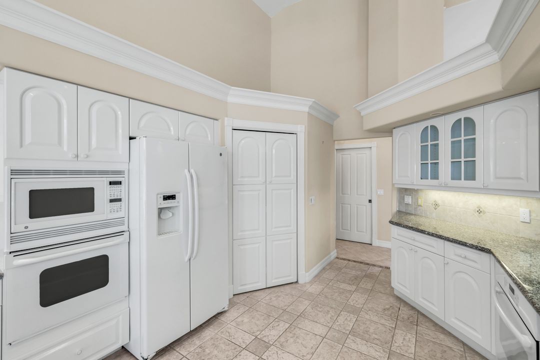 11201 Phoenix Way, Naples, FL 34119