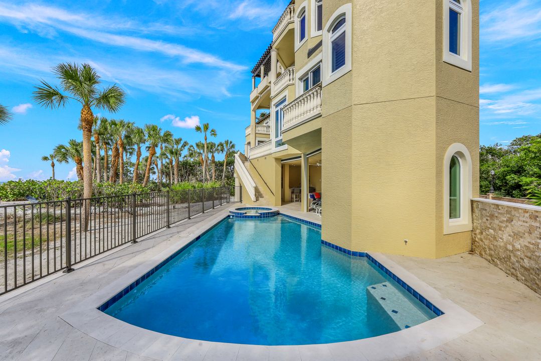 7425 Bay Colony Dr, Naples, FL 34108