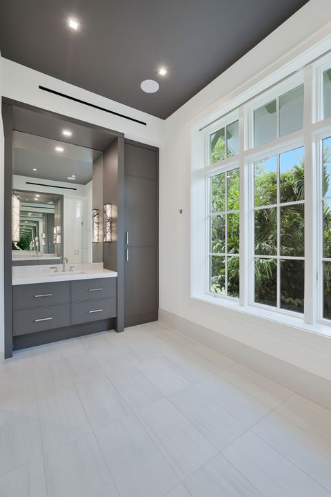 408 16th Ave S, Naples, FL 34102