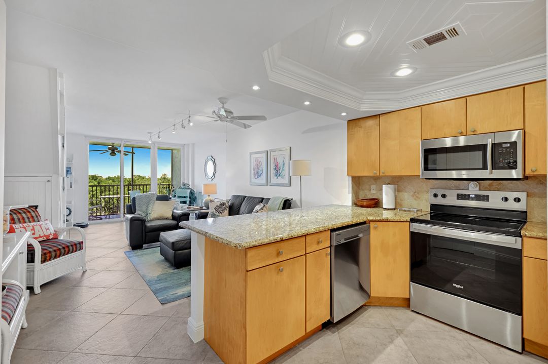 5 Bluebill Ave #505-605, Naples, FL 34108