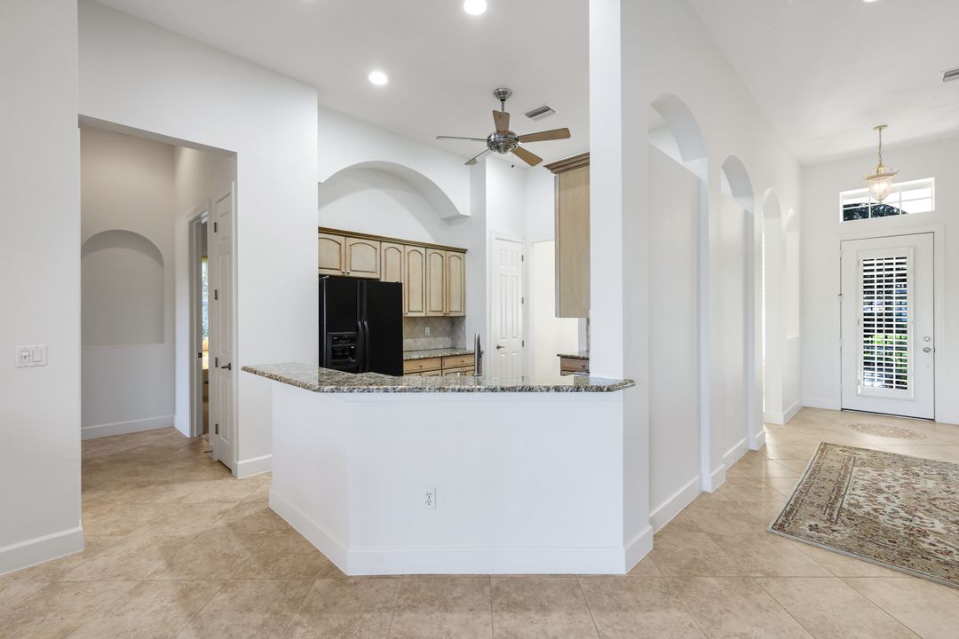 8737 Mustang Island Cir, Naples, FL 34113