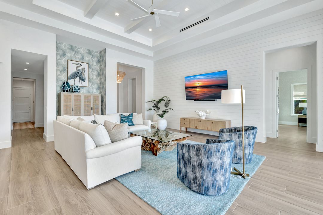 3344 Kumamoto Ln, Naples, FL 34114