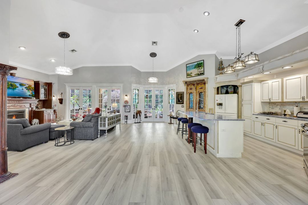 1904 Bethany Pl, Naples, FL 34109