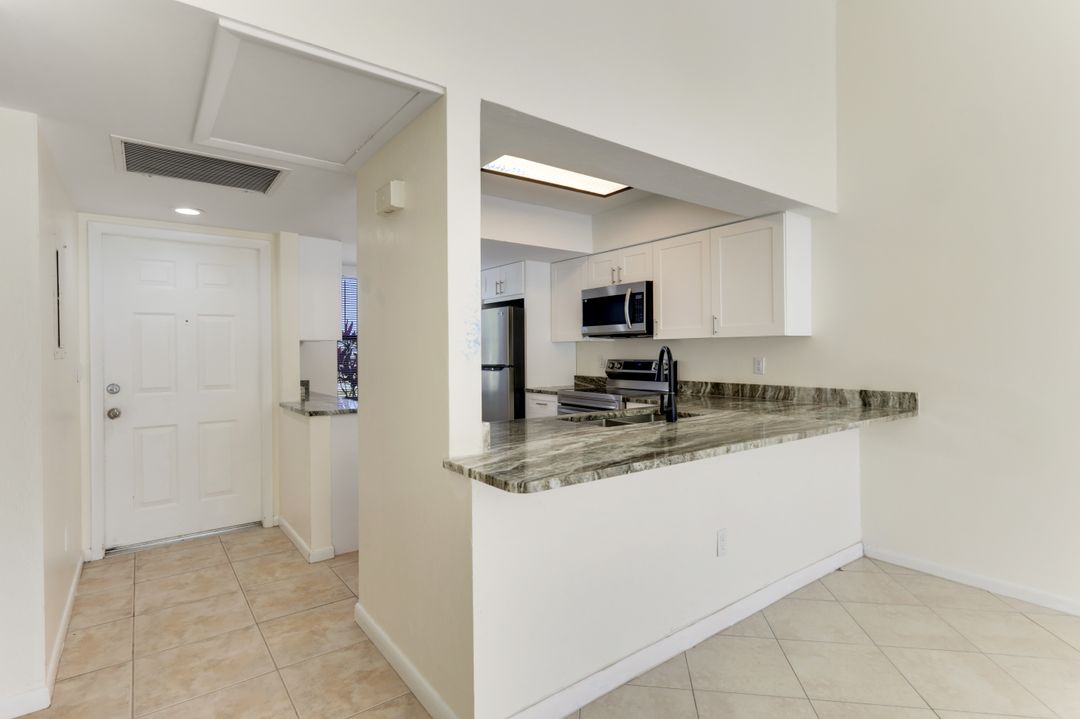 3739 SW 9th Ave #113, Cape Coral, FL 33914