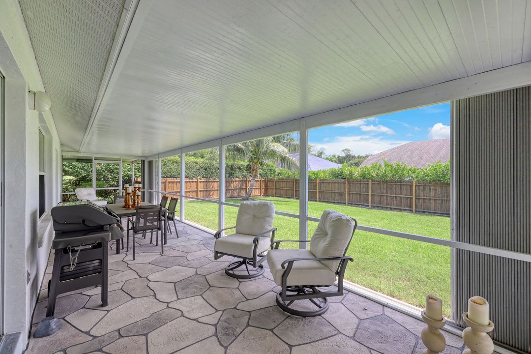 282 Madison Dr, Naples, FL 34110