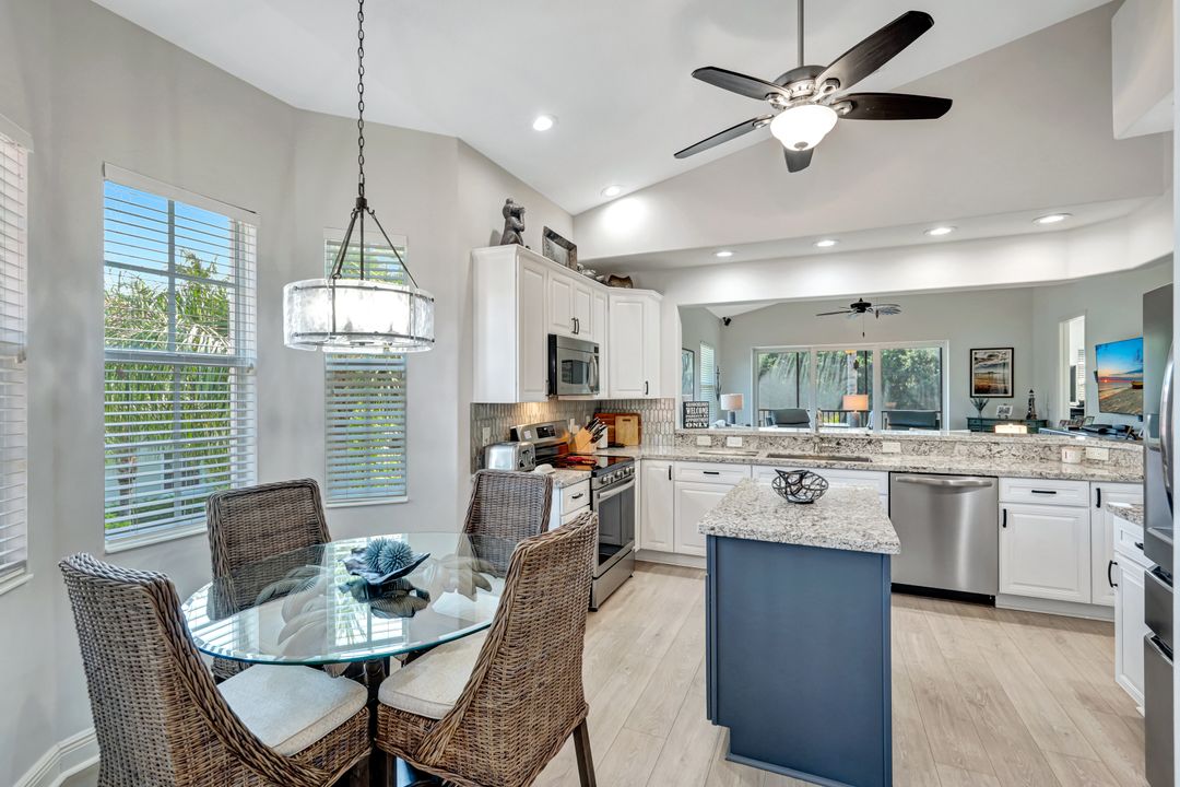 7842 Hawthorne Dr #1703, Naples, FL 34113