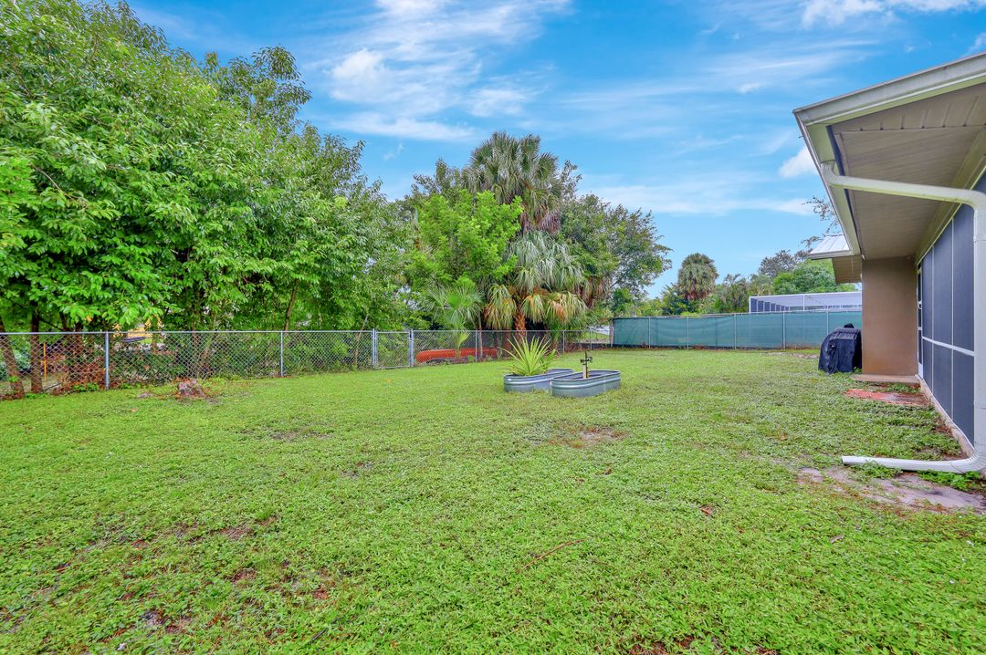 2201 41st Terrace SW, Naples, FL 34116