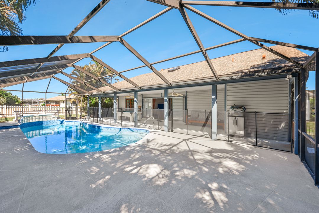 432 SE 17th St, Cape Coral, FL 33990