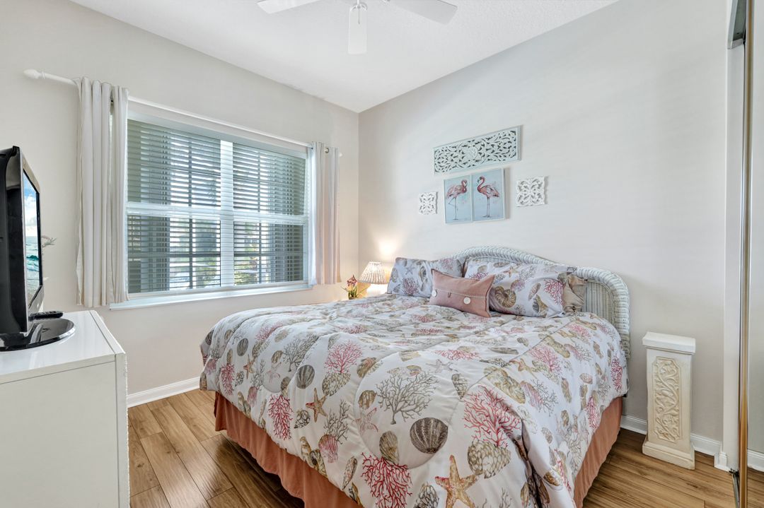 4313 Queen Elizabeth Way, Naples, FL 34119