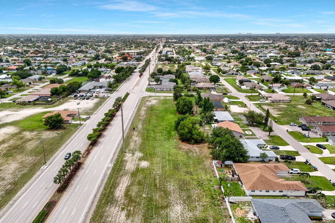 1818 Santa Barbara Blvd S, Cape Coral, FL 33991