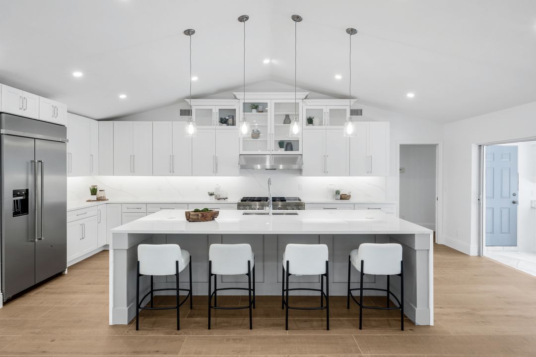 12888 Valewood Dr, Naples, FL 34119