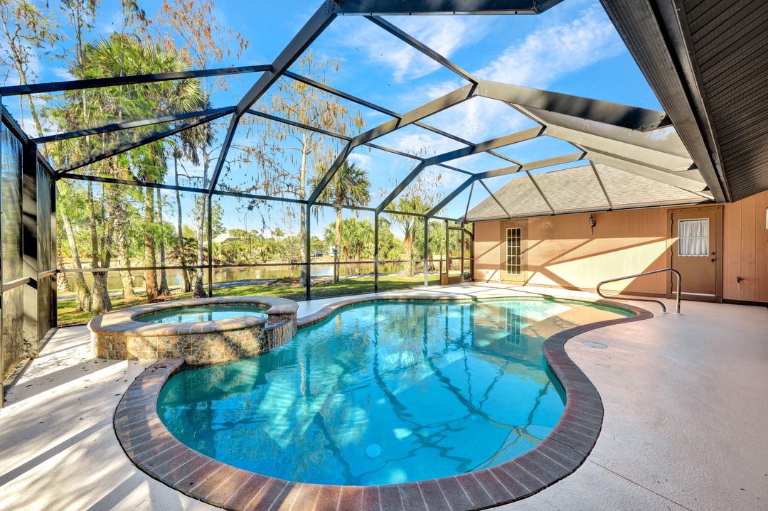 825 23rd St SW, Naples, FL 34117