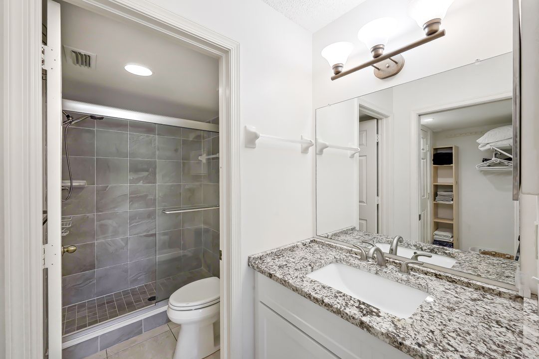 3695 Amberly Cir #E 107, Naples, FL 34112