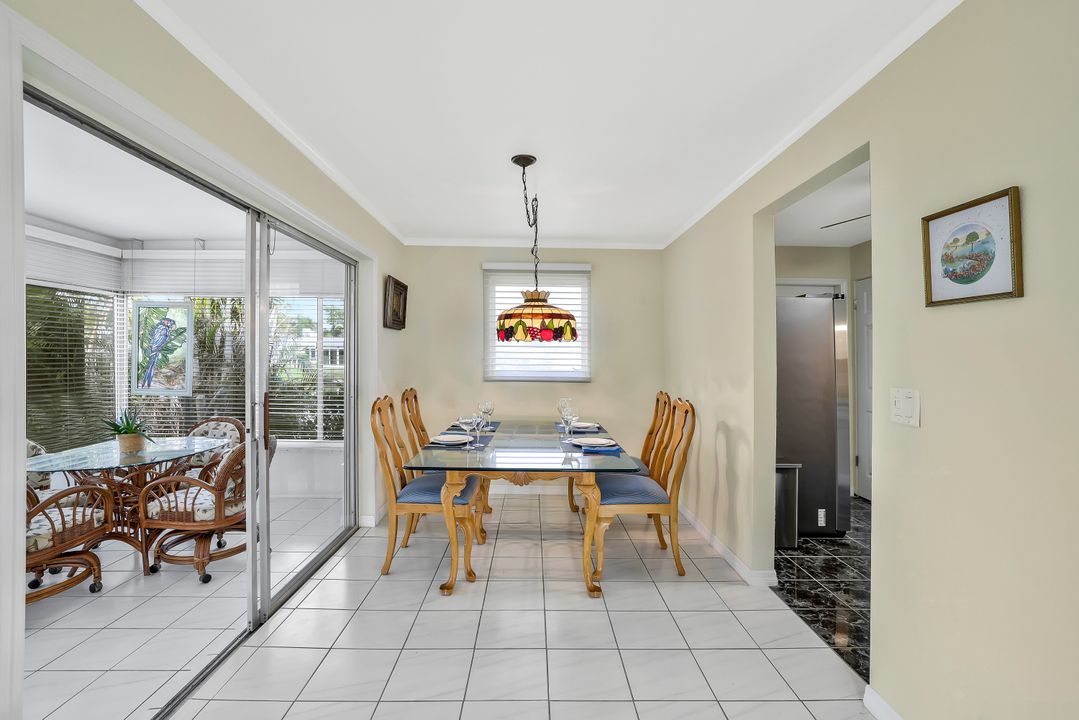 9 Hackney Ln, Naples, FL 34112