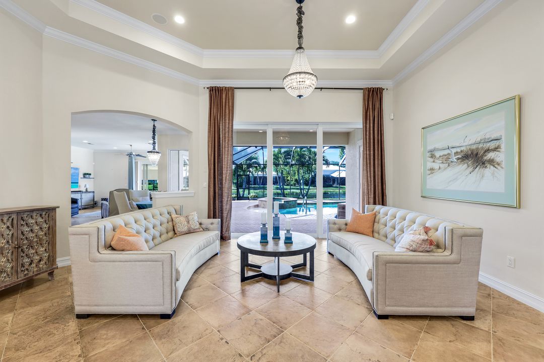 4963 Rustic Oaks Cir, Naples, FL 34105