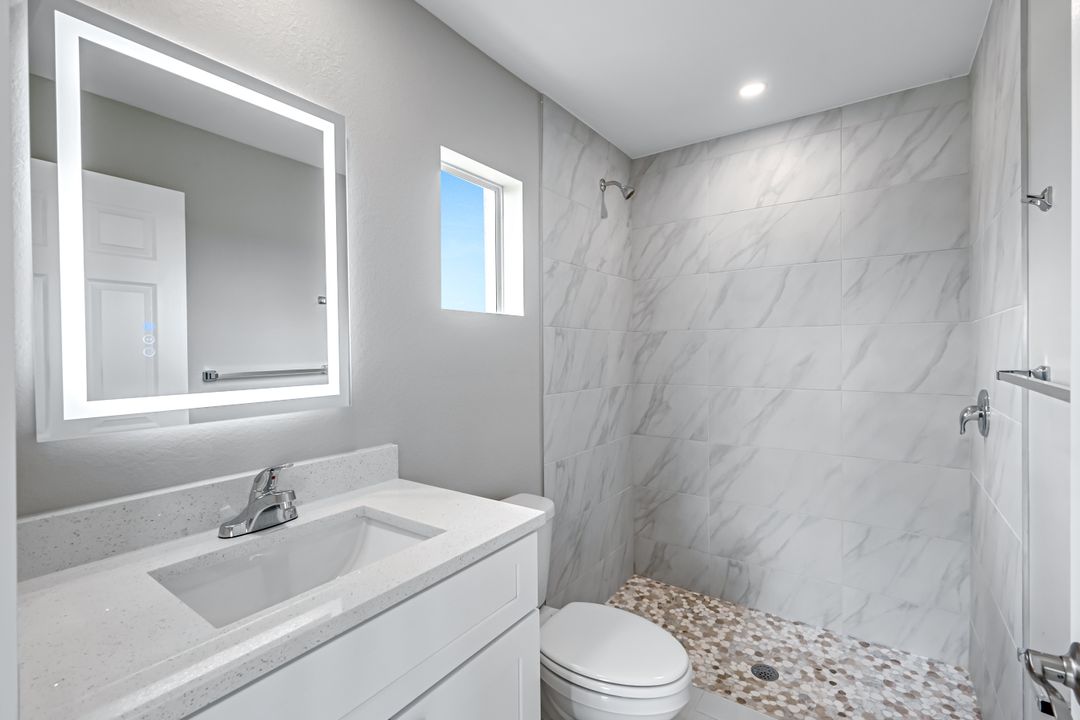 2921 NE 1st Ave, Cape Coral, FL 33909