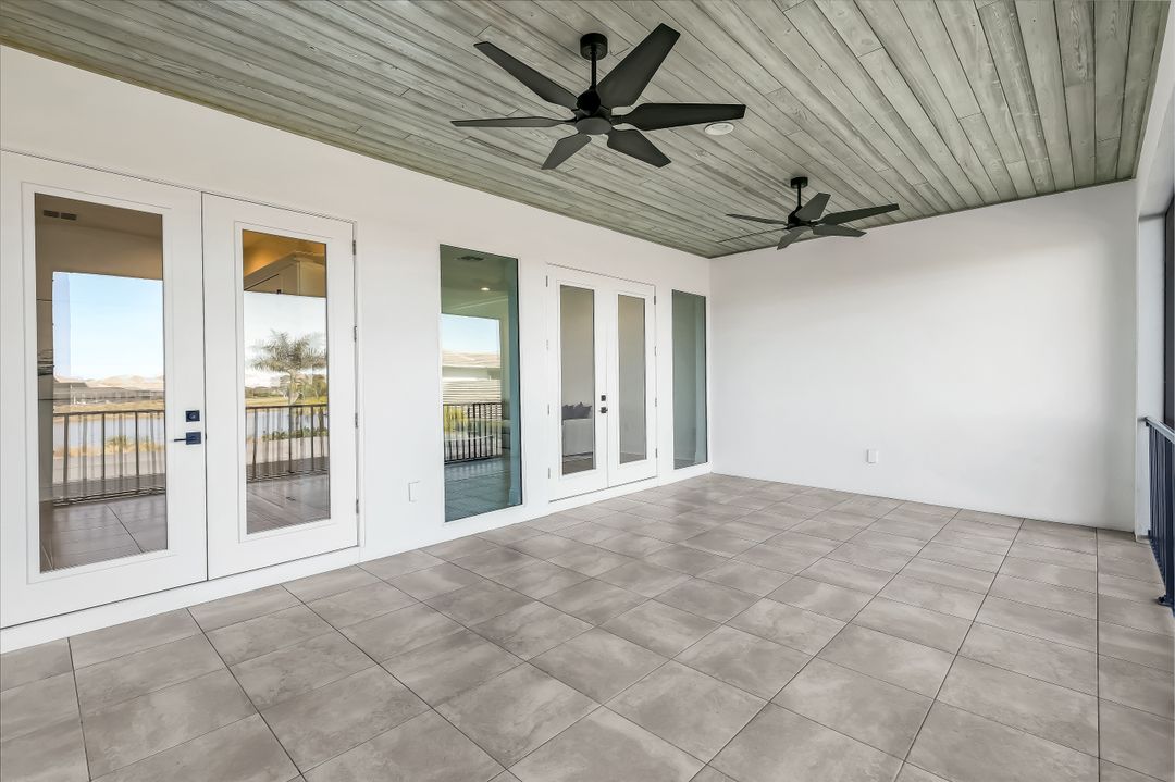 6273 Negril Isle Dr, Naples, FL 34113