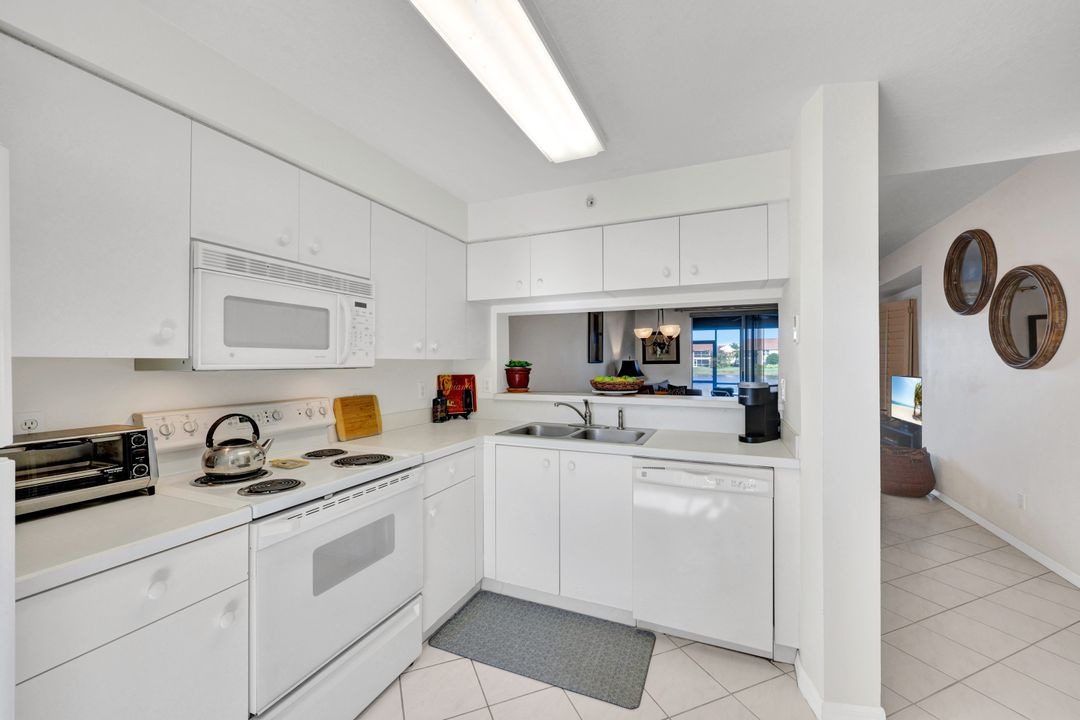 2469 Millcreek Ln #102, Naples, FL 34119