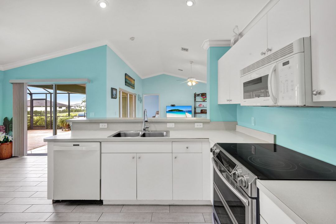 1718 SW 12th Ln, Cape Coral, FL 33991