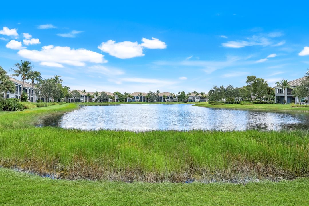 9242 Tesoro Ln #203, Naples, FL 34114