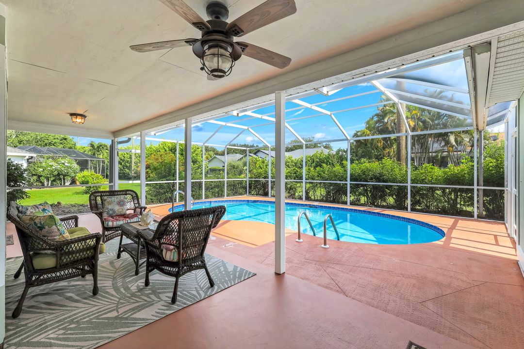 9814 Country Oaks Dr, Fort Myers, FL 33967