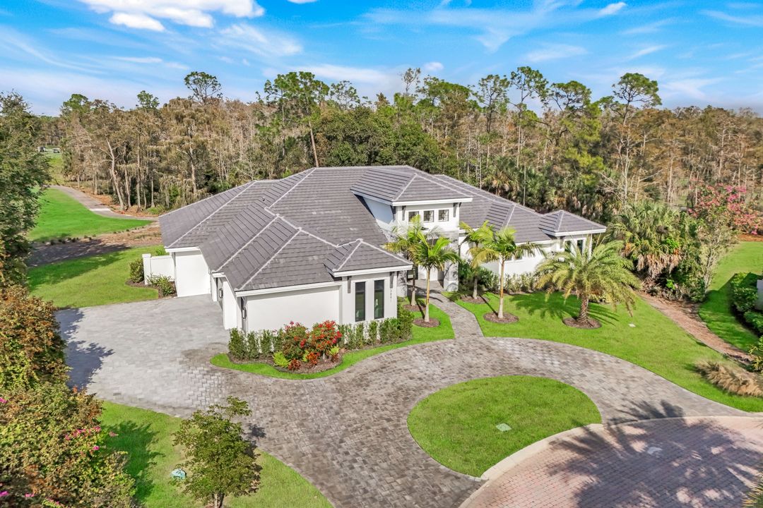 3891 Brynwood Dr, Naples, FL 34119