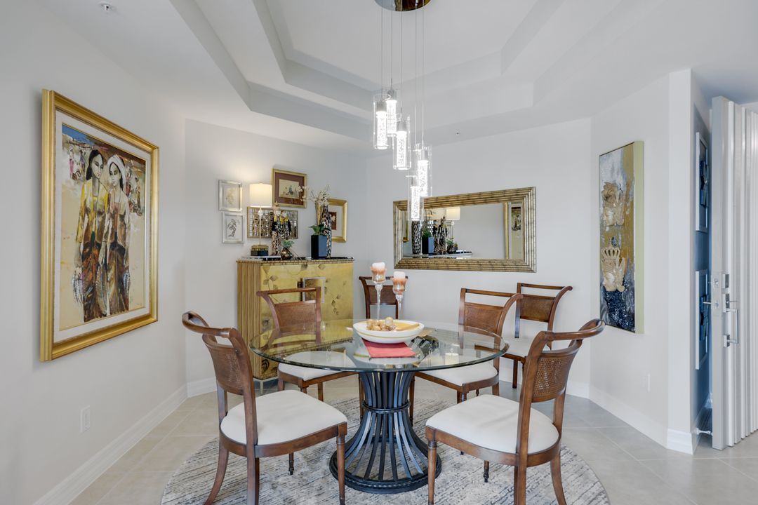 295 Grande Way #801, Naples, FL 34110