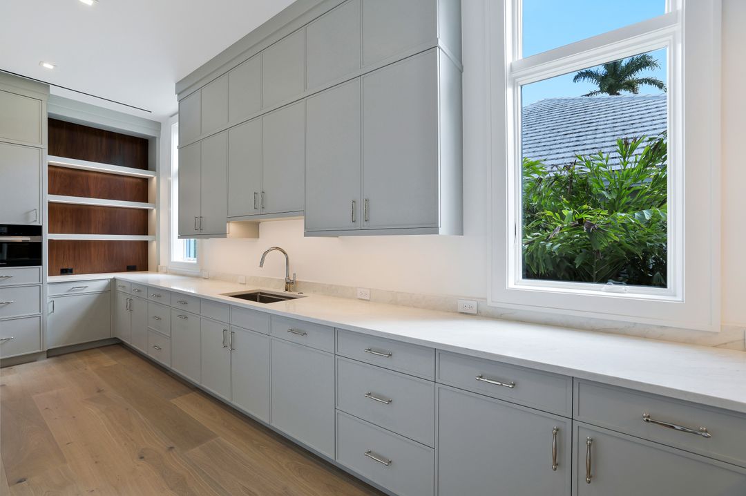 408 16th Ave S, Naples, FL 34102