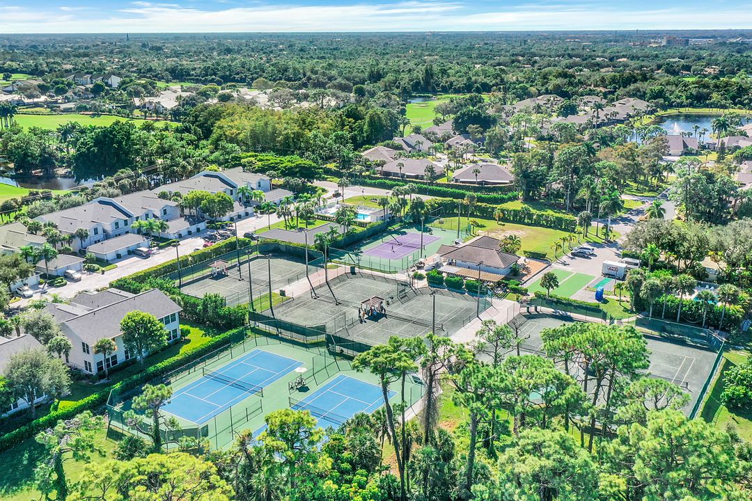 1335 Charleston Square Dr #101, Naples, FL 34110